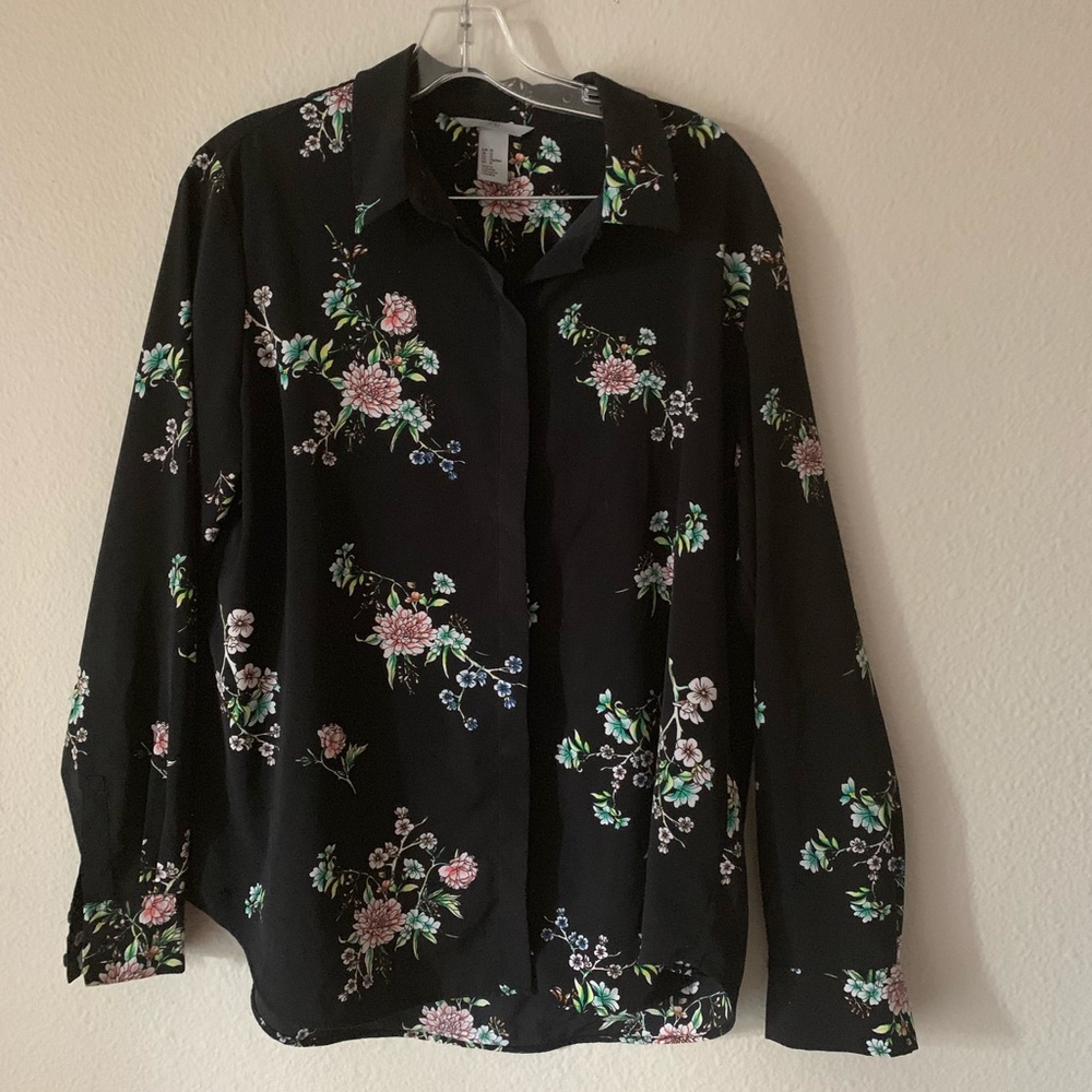 H&M flowered button down blouse